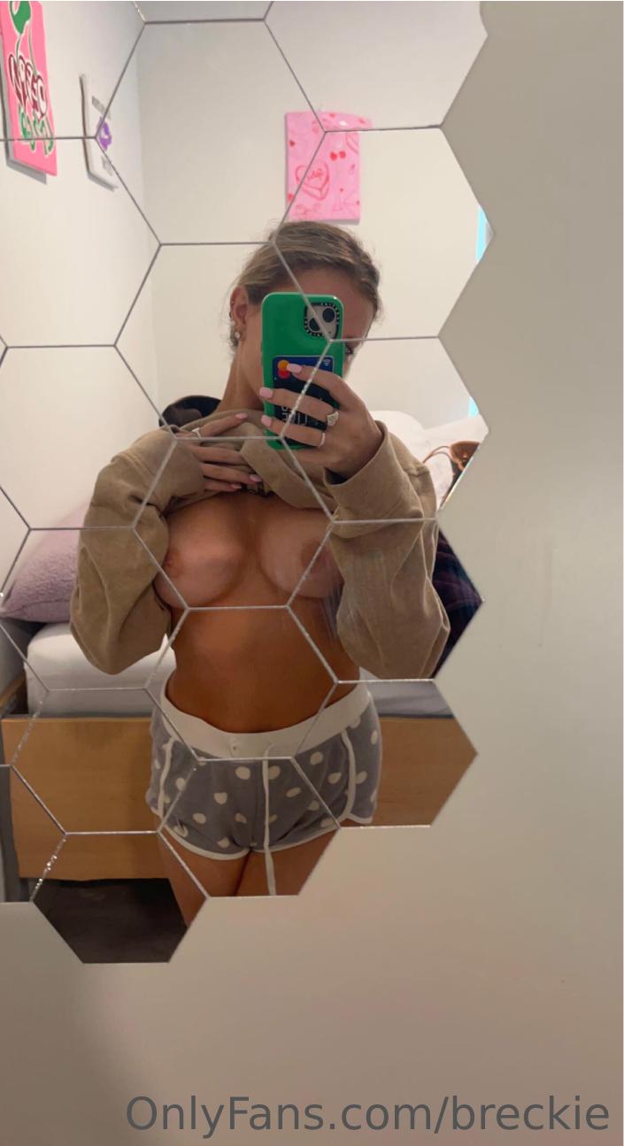 Breckie Hill Big Tits Mirror Selfies OnlyFans Set Leaked