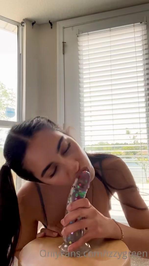 Izzy Green JOI Dildo Blowjob OnlyFans Video Leaked