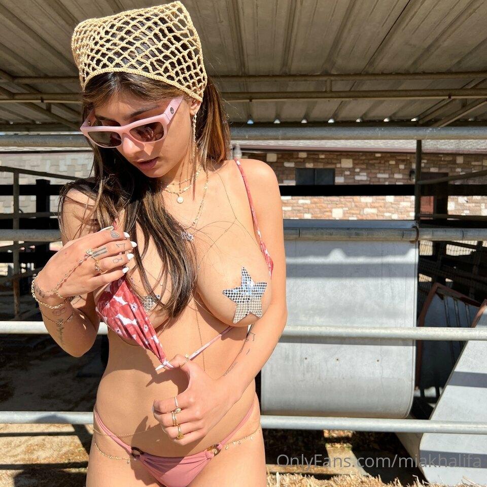 Mia Khalifa Bikini Strip Outdoor Farm OnlyFans Set Leaked