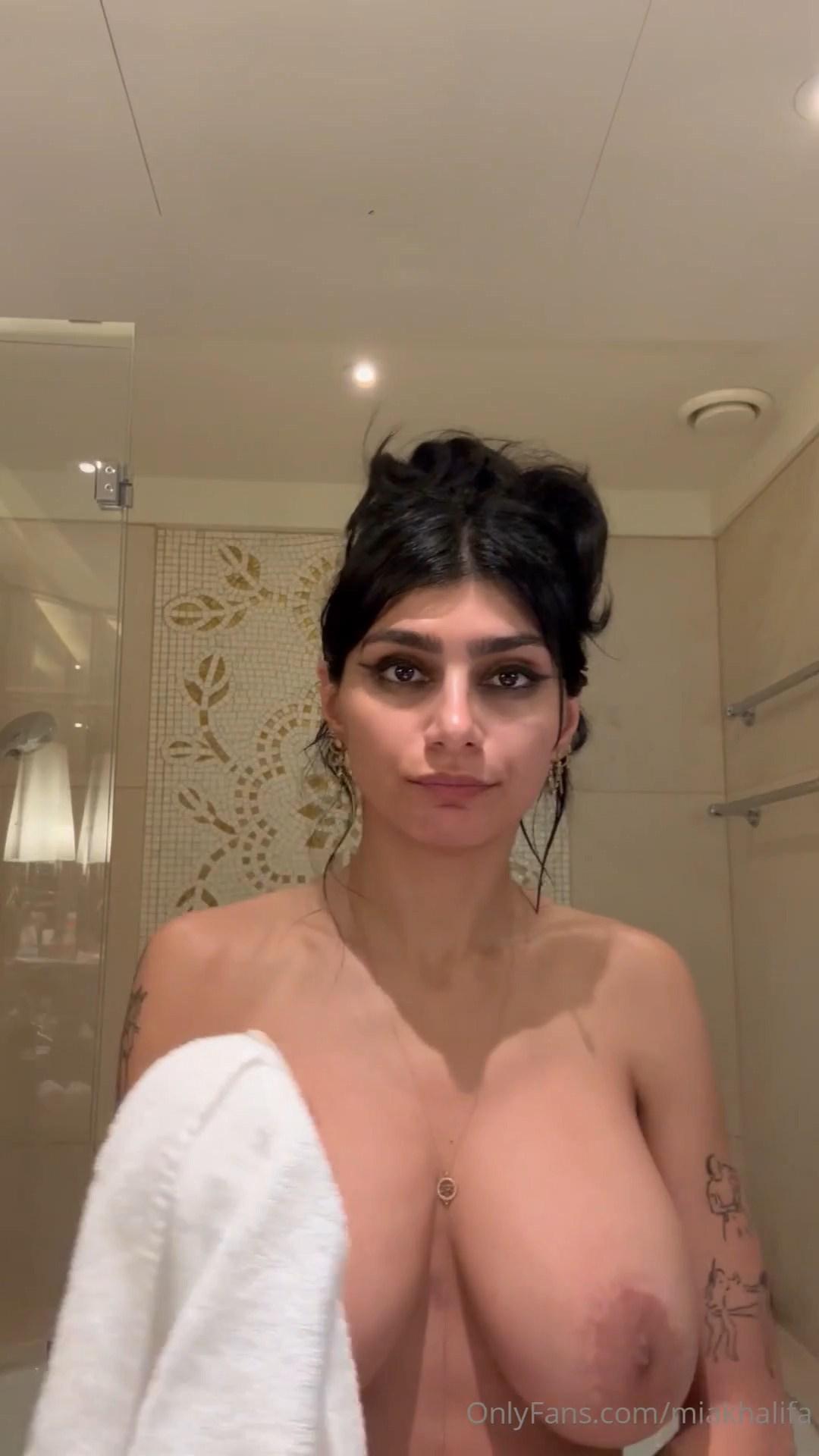 Mia Khalifa Topless Teeth Brushing OnlyFans Video Leaked