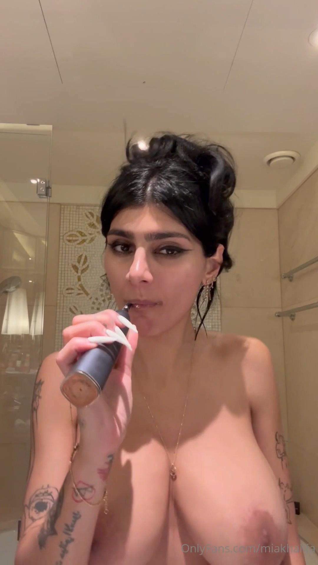 Mia Khalifa Topless Teeth Brushing OnlyFans Video Leaked