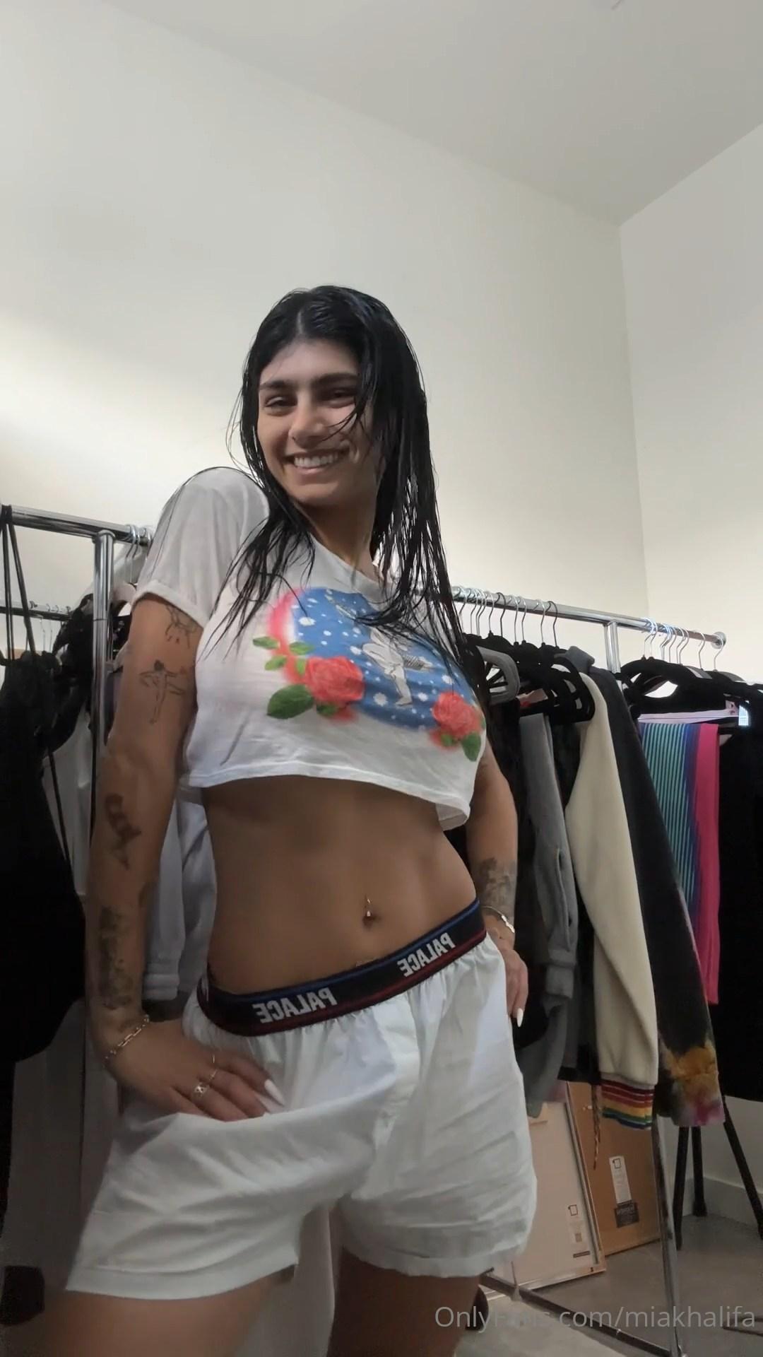 Mia Khalifa Nude Dressing After Shower OnlyFans Video