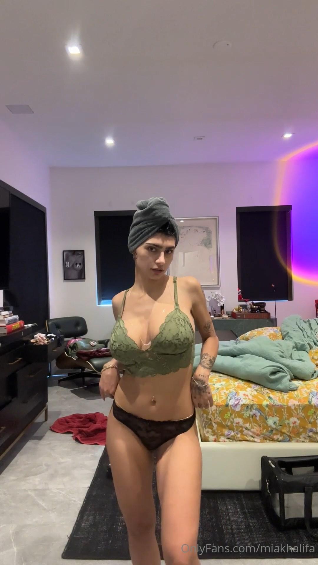 Mia Khalifa Nude Dressing After Shower OnlyFans Video