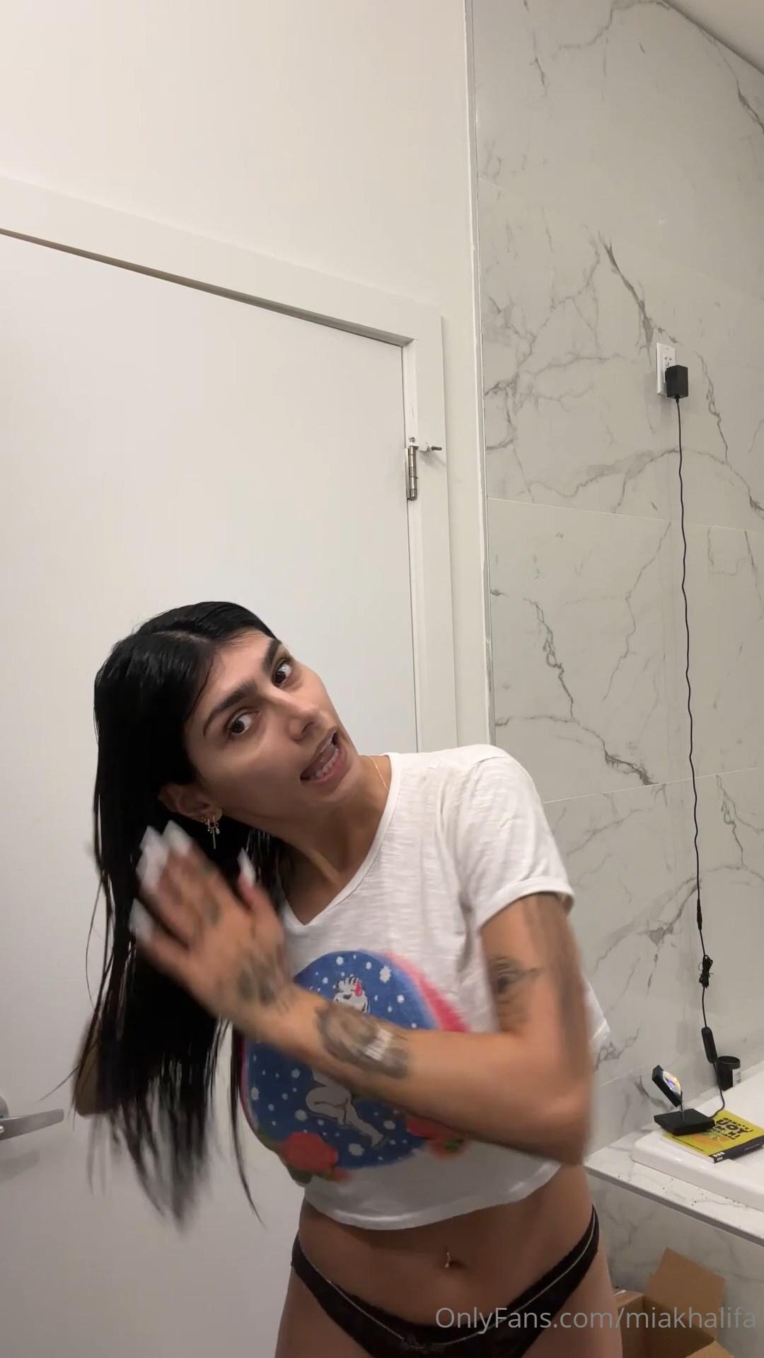 Mia Khalifa Nude Dressing After Shower OnlyFans Video