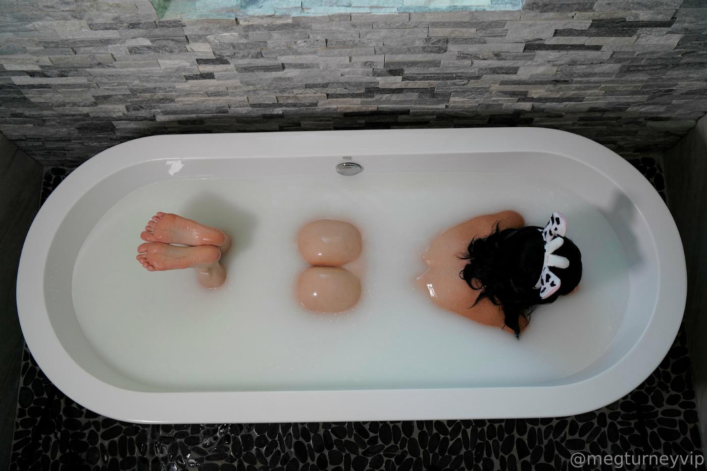 Meg Turney Wet Soles In Bathtub Onlyfans Set Leaked