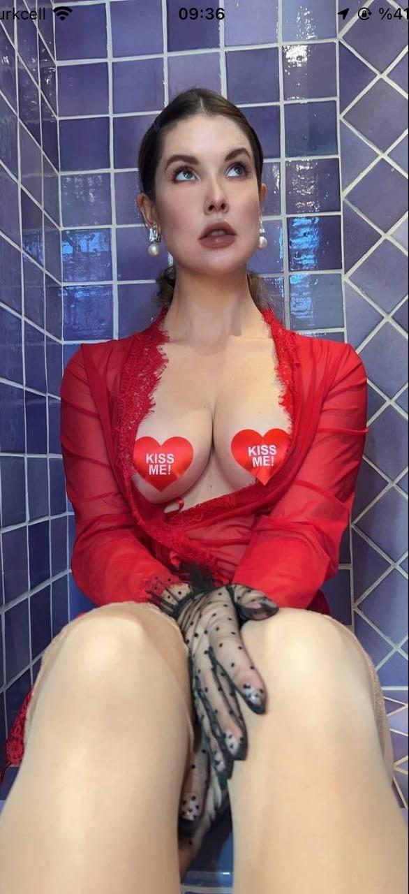 Amanda Cerny Valentines Day Kiss Me Pasties Onlyfans Set Leaked