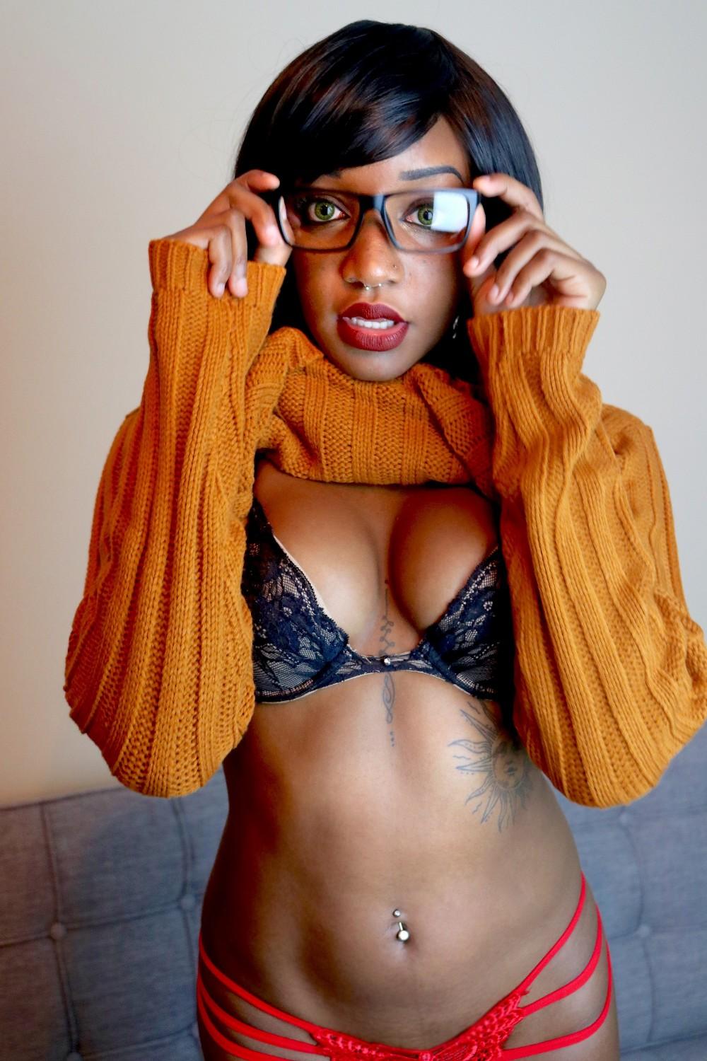 KayyyBear Nude Velma Cosplay Onlyfans Set Leaked