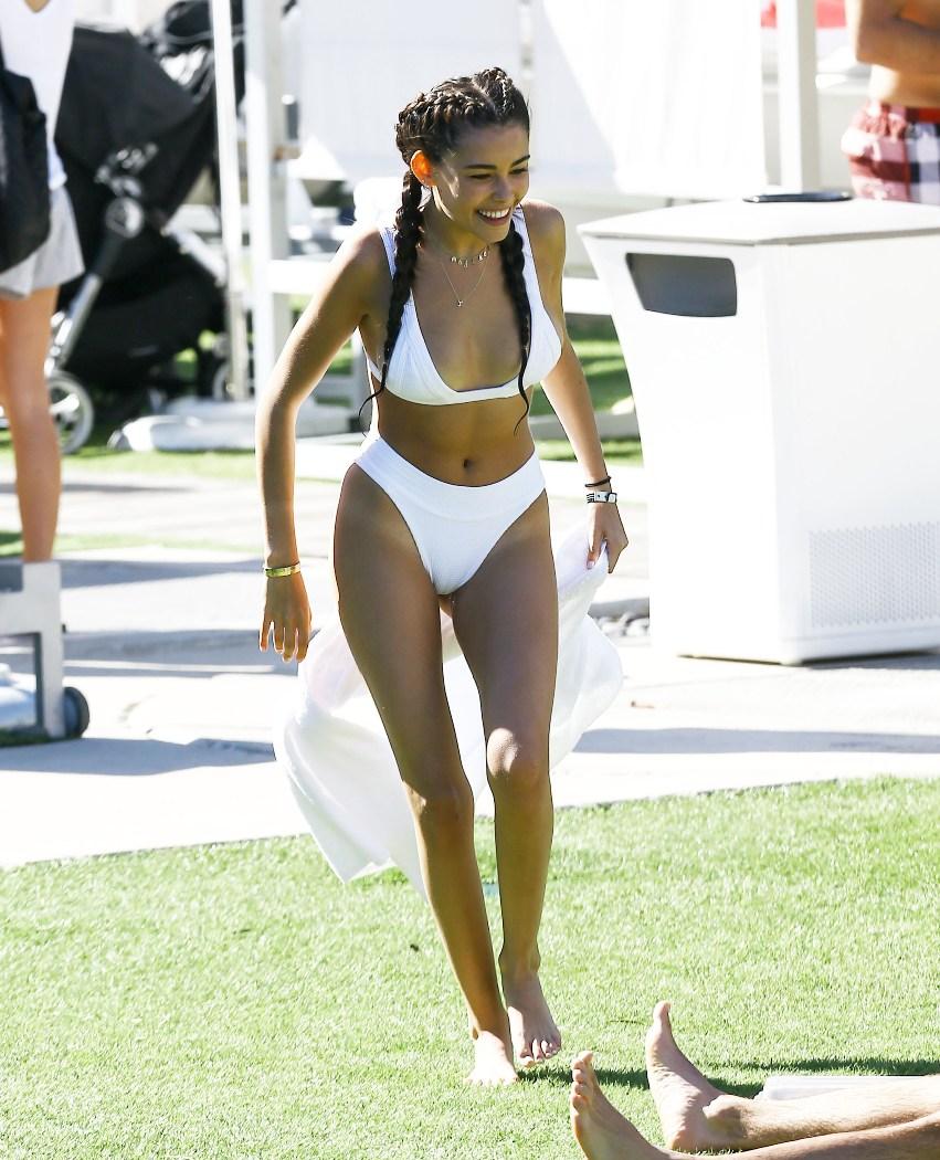 Madison Beer Sexy Bikini Cameltoe Set Leaked