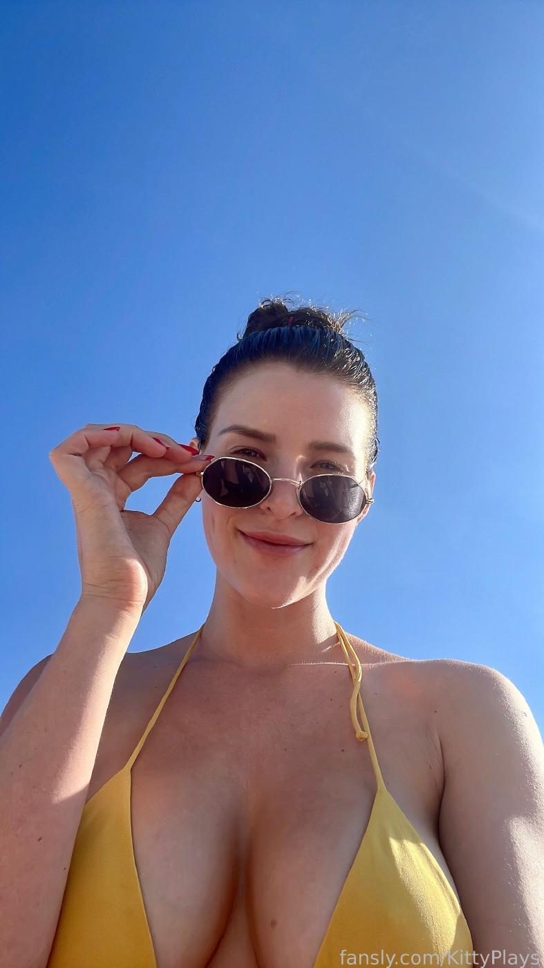 KittyPlays Sexy Beach Bikini Tease Fansly Set Leaked