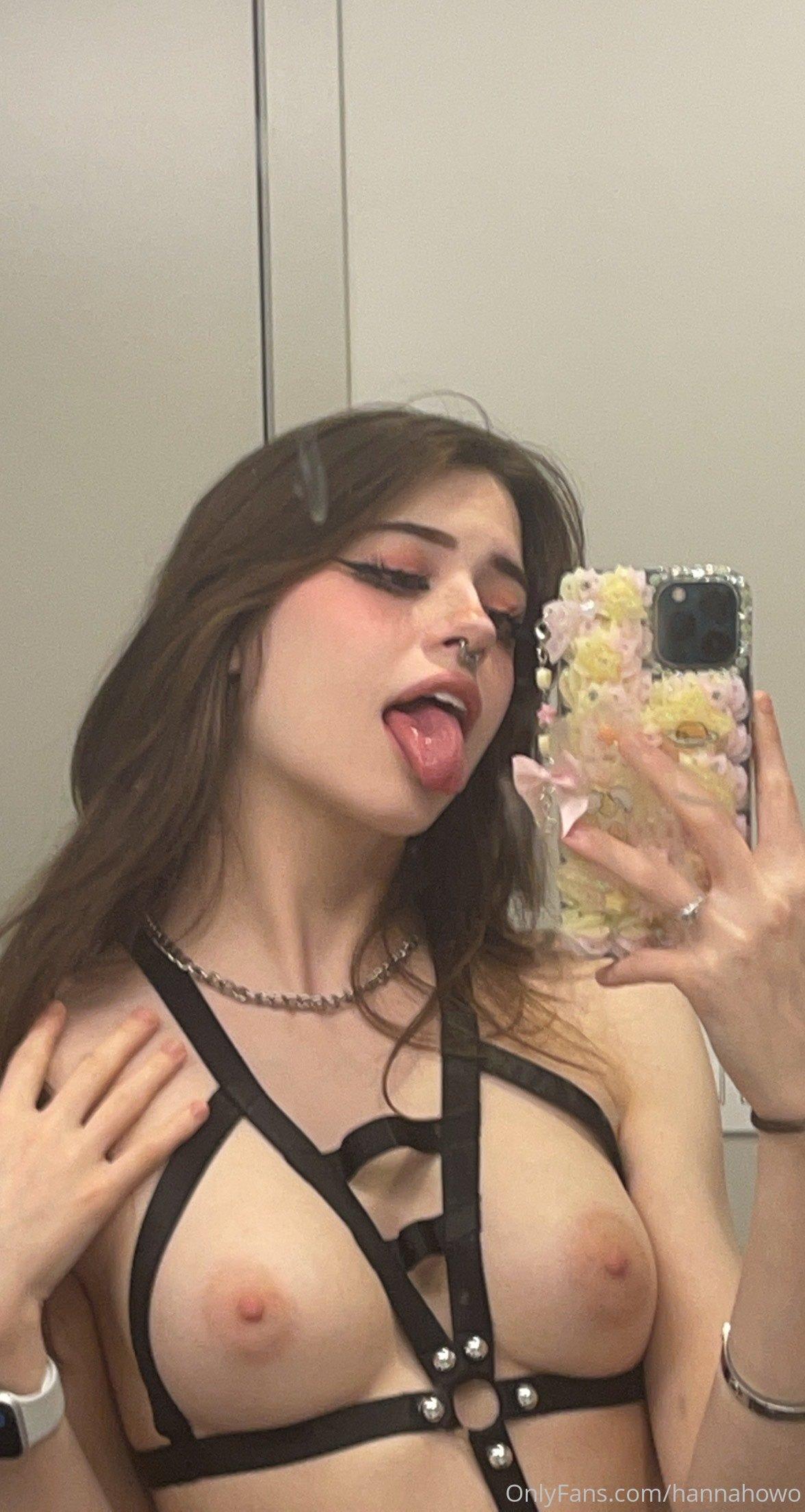 Hannah Owo Nude One-Piece Strap Selfies Onlyfans Set Leaked