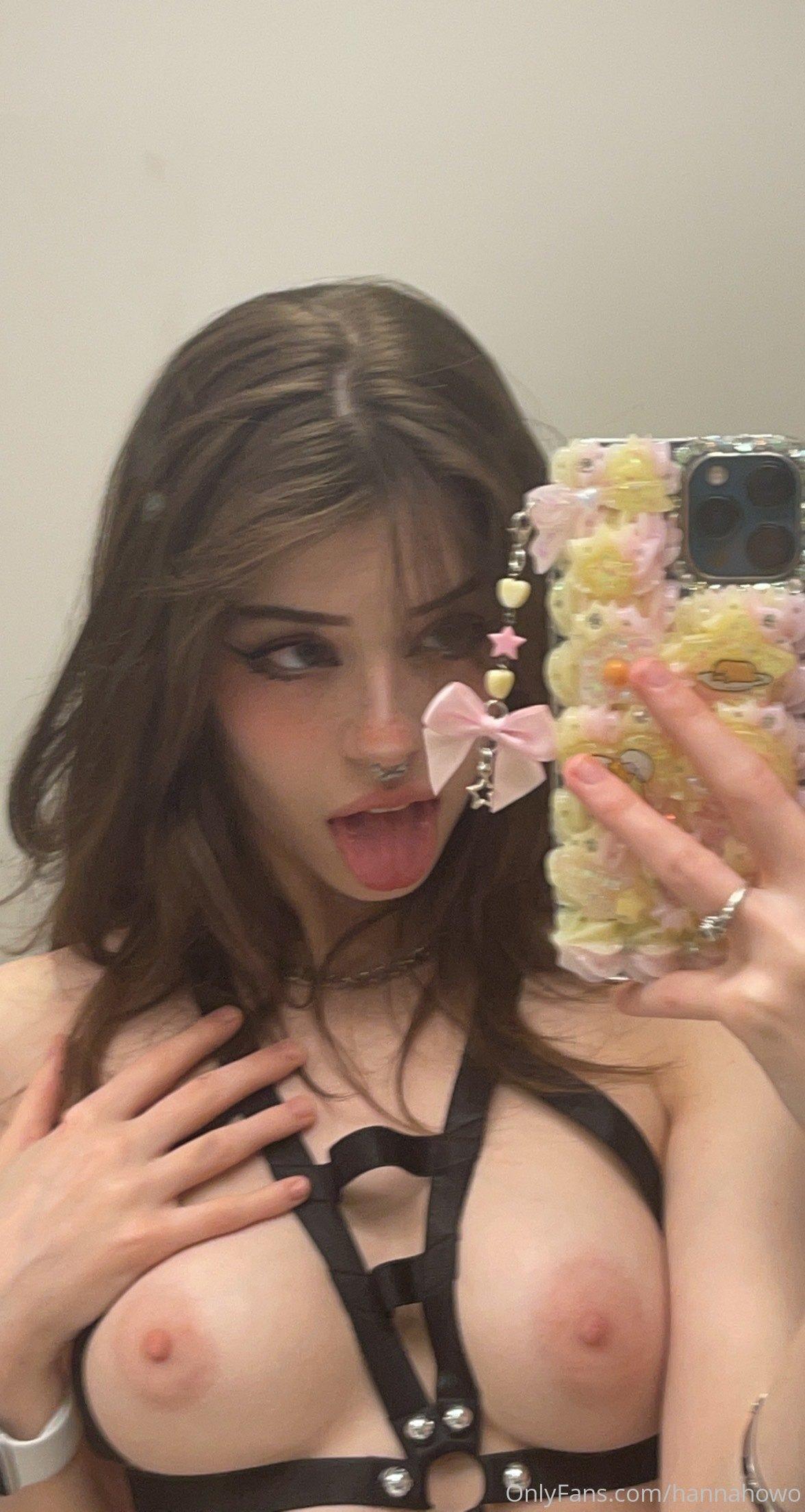 Hannah Owo Nude One-Piece Strap Selfies Onlyfans Set Leaked