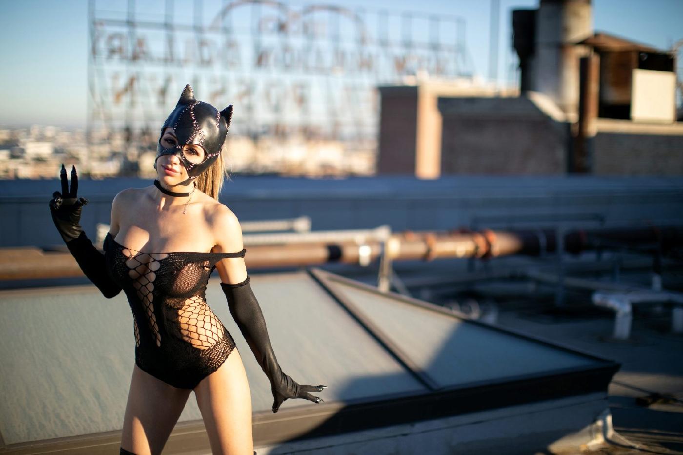 Liz Katz Nude Catwoman Bondage Costume Onlyfans Set Leaked