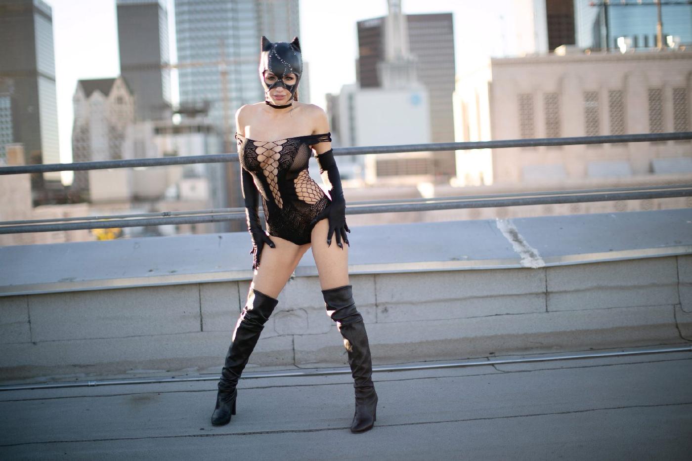 Liz Katz Nude Catwoman Bondage Costume Onlyfans Set Leaked