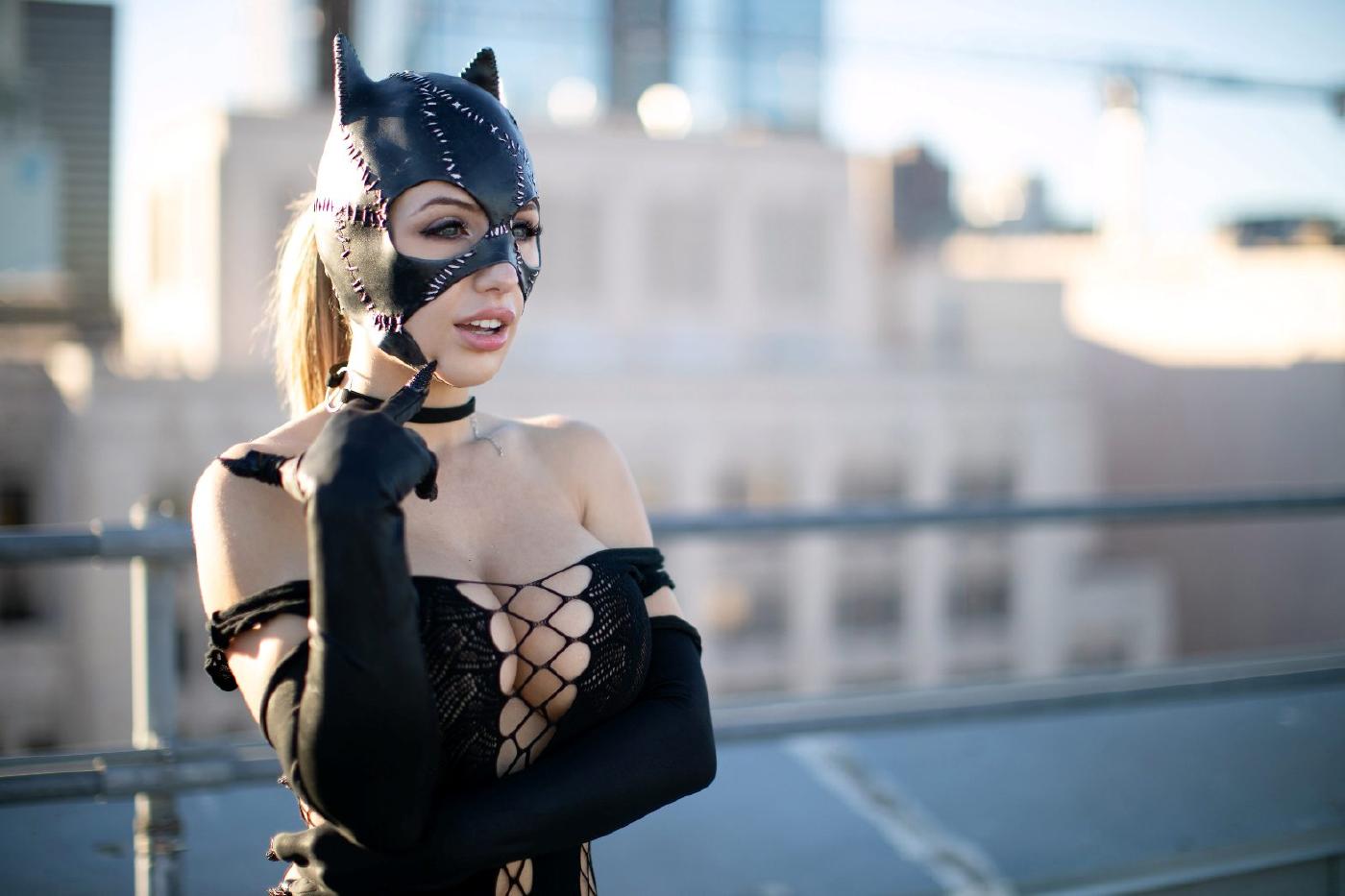 Liz Katz Nude Catwoman Bondage Costume Onlyfans Set Leaked