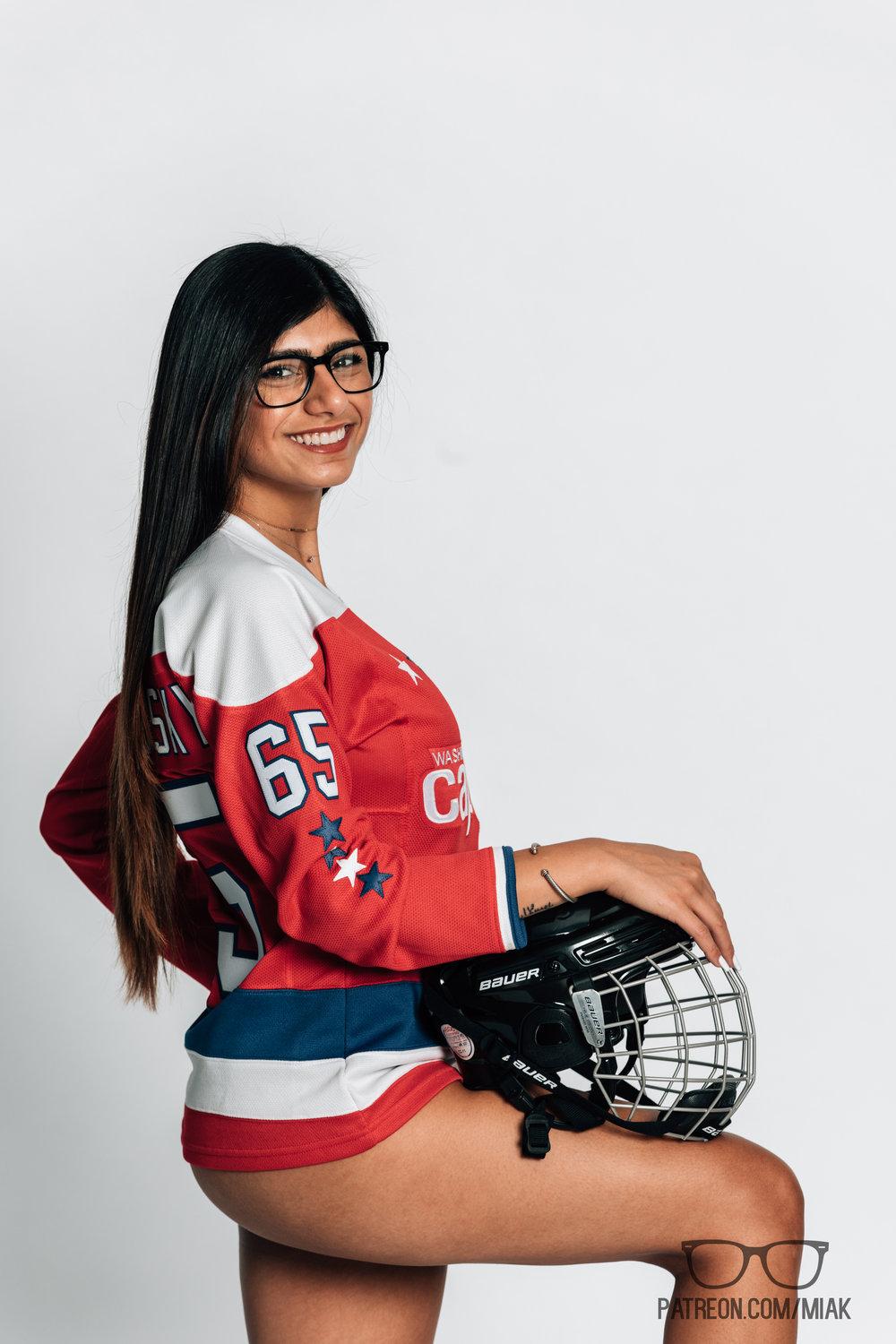 Mia Khalifa Hockey Jersey Sexy Photoshoot Set Leaked