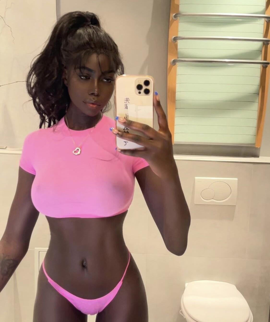 Amira West Mirror Lingerie Strip Selfies Onlyfans Set Leaked