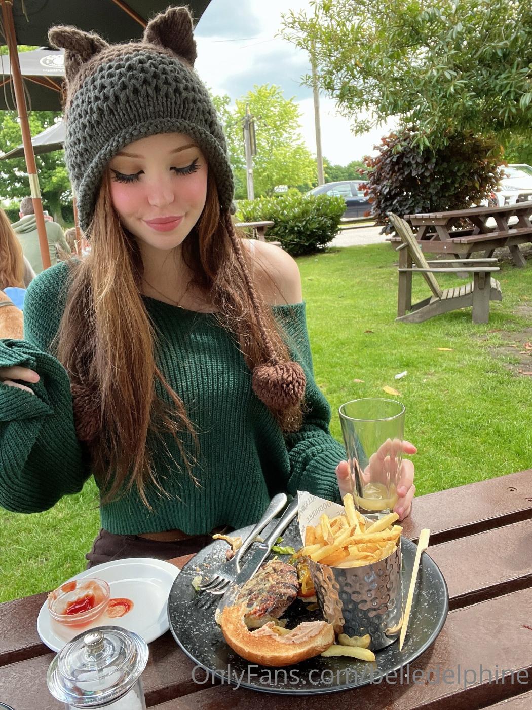 Belle Delphine Pub Lunch Onlyfans Photos Leaked