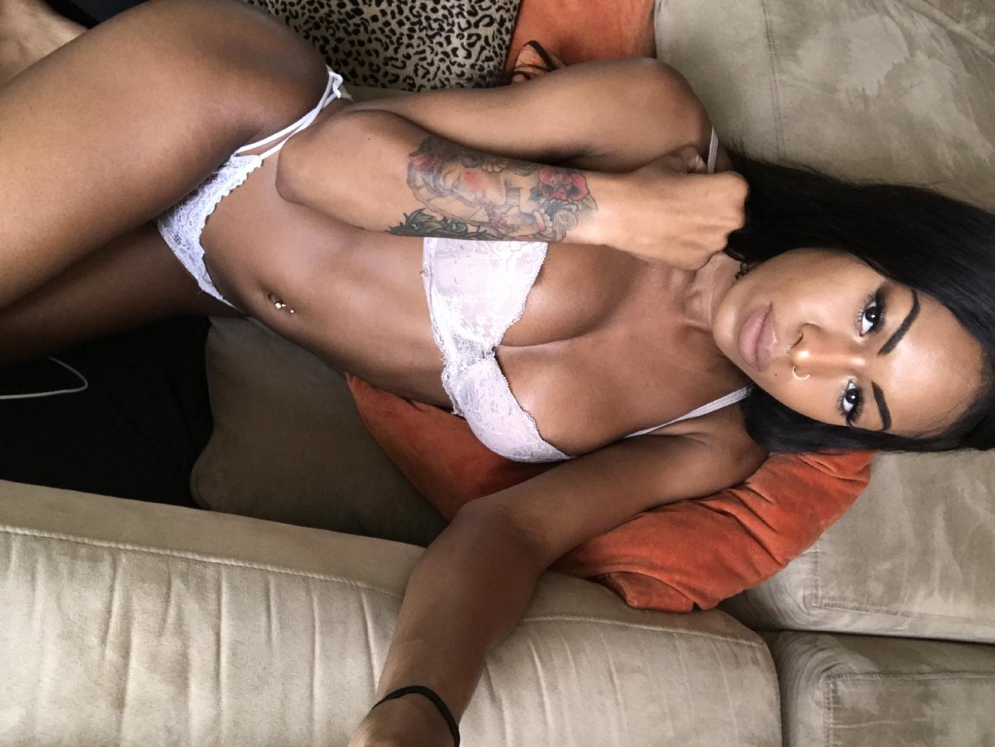 Nadia Jay Onlyfans Nude Flash Selfies Set Leaked