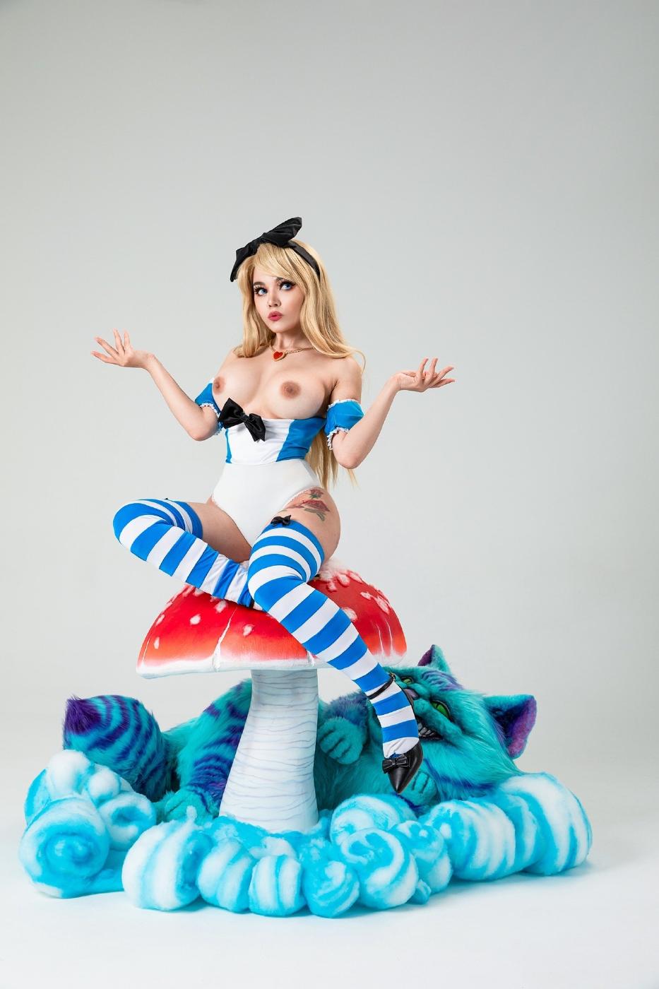 Kalinka Fox Alice in Wonderland Cosplay Set Leaked