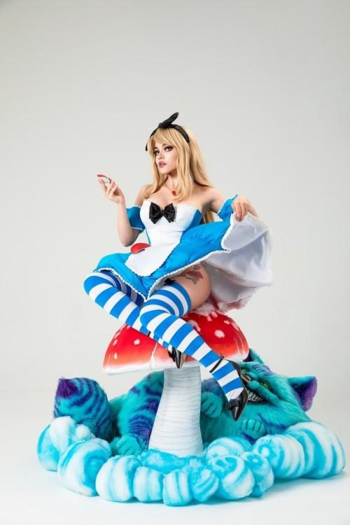 Kalinka Fox Alice in Wonderland Cosplay Set Leaked