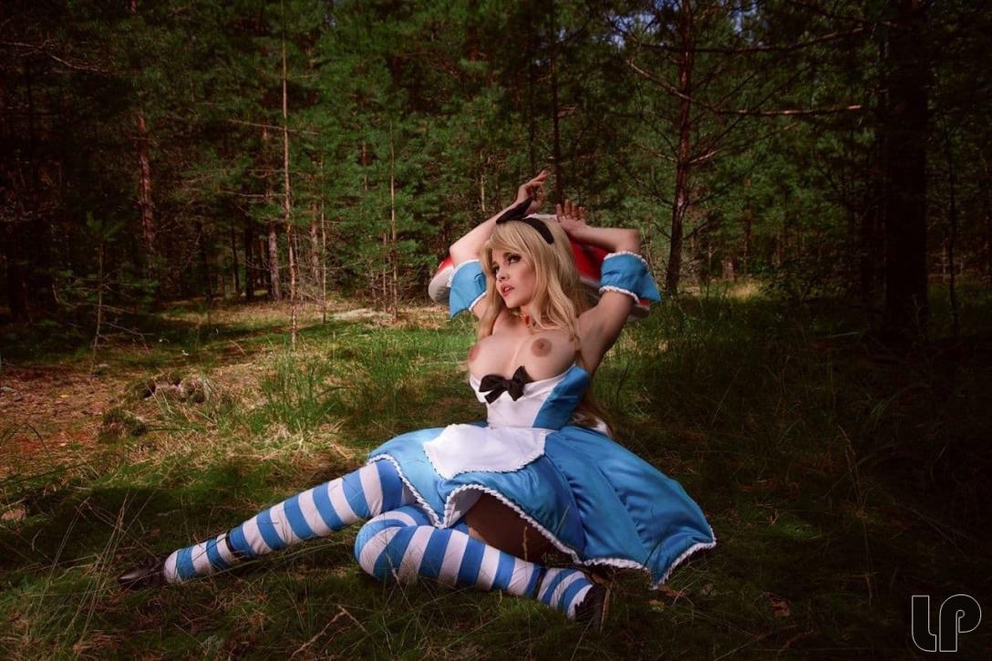 Kalinka Fox Alice in Wonderland Cosplay Set Leaked