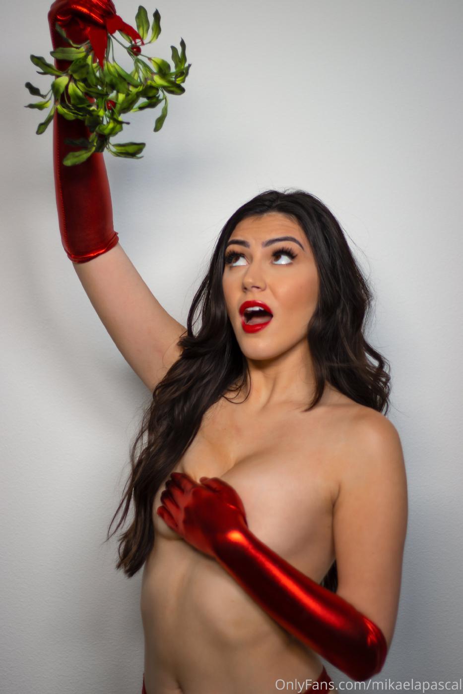 Mikaela Pascal Topless Mistletoe Onlyfans Photos Leaked