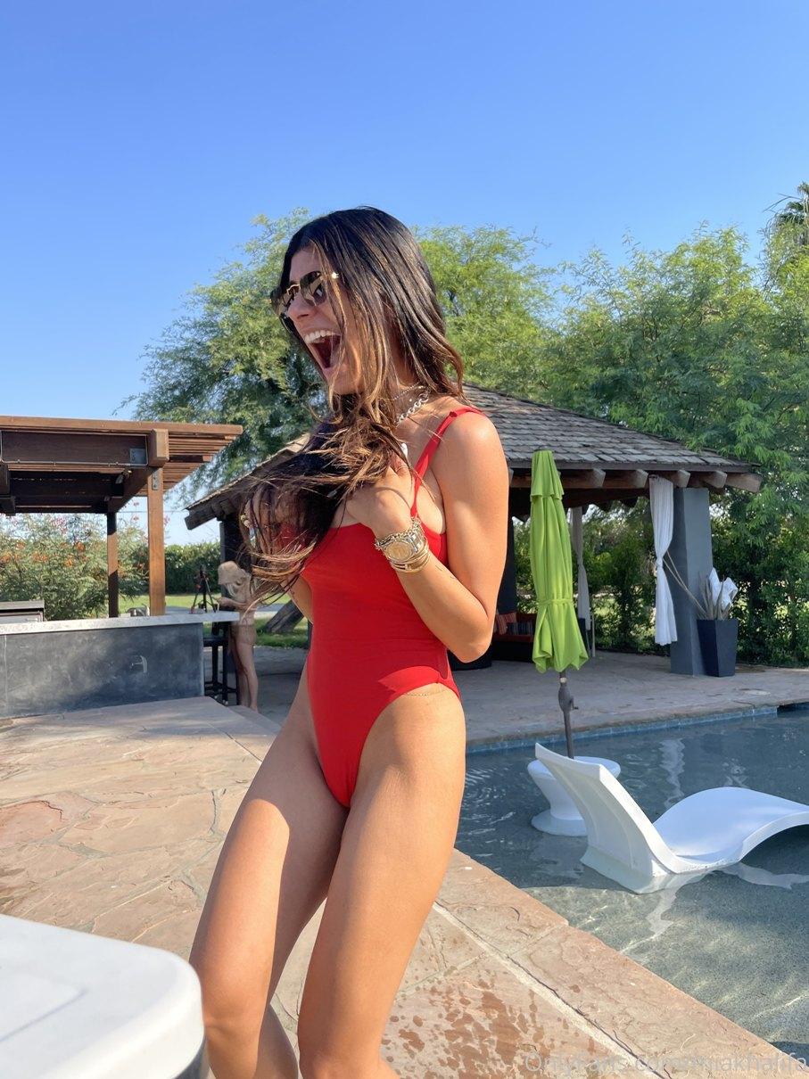 Mia Khalifa Xmas Lingerie Onlyfans Set Leaked