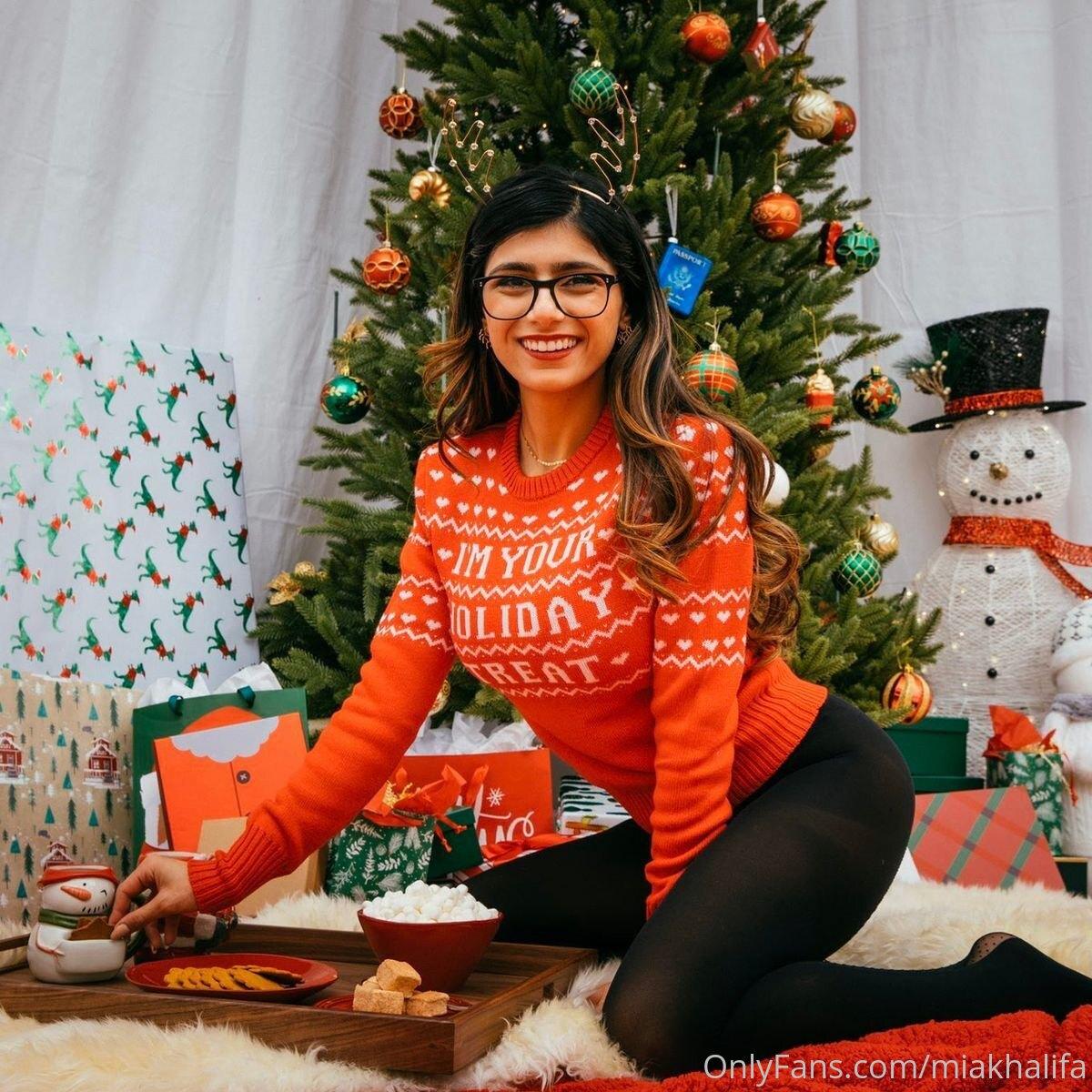 Mia Khalifa Xmas Lingerie Onlyfans Set Leaked