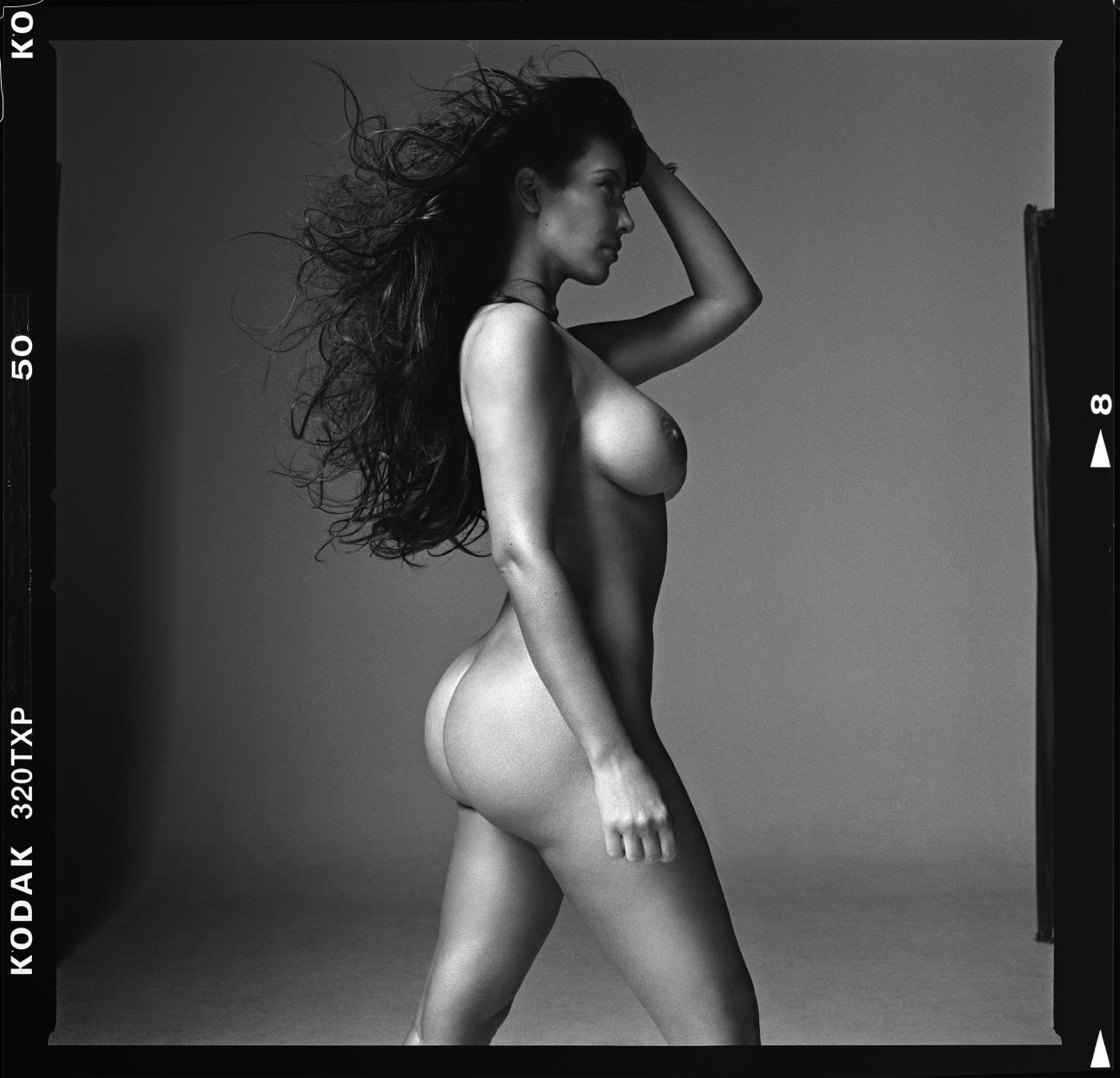 Kim Kardashian Naked Body Painting Outtakes Set Leaked