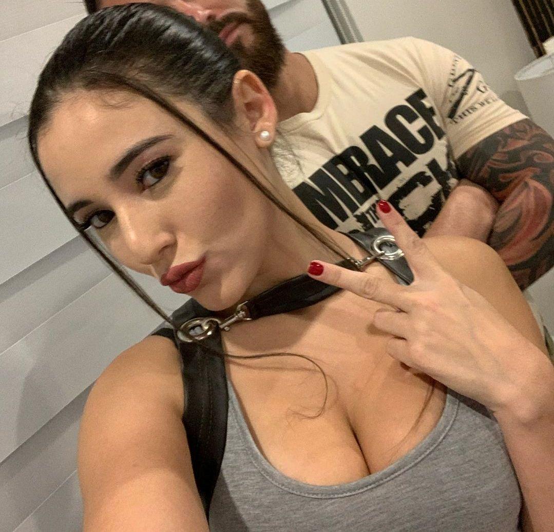 Angie Varona Lara Croft Cosplay Onlyfans Photo Set