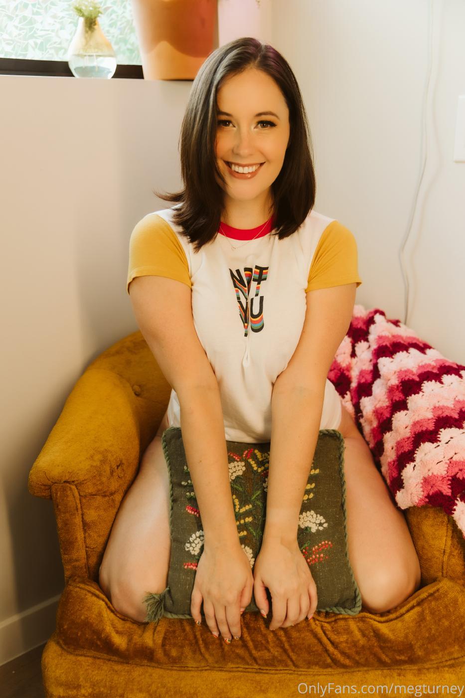 Meg Turney Retro Room Onlyfans Photos Leaked