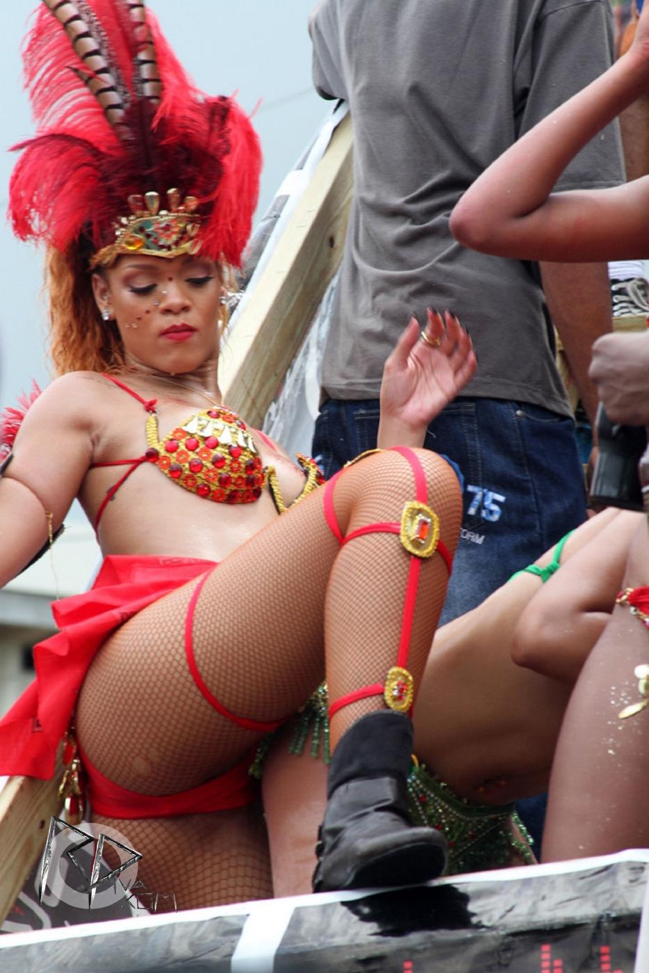 Rihanna Bikini Tease Barbados Festival Photos Leaked