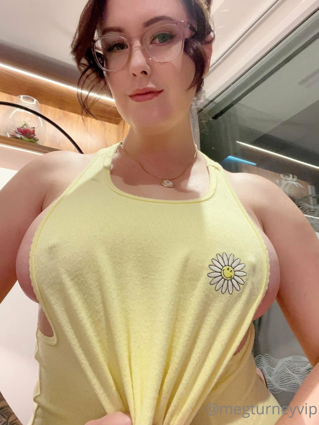 Meg Turney Pussy Tank Top Candids Onlyfans Set Leaked