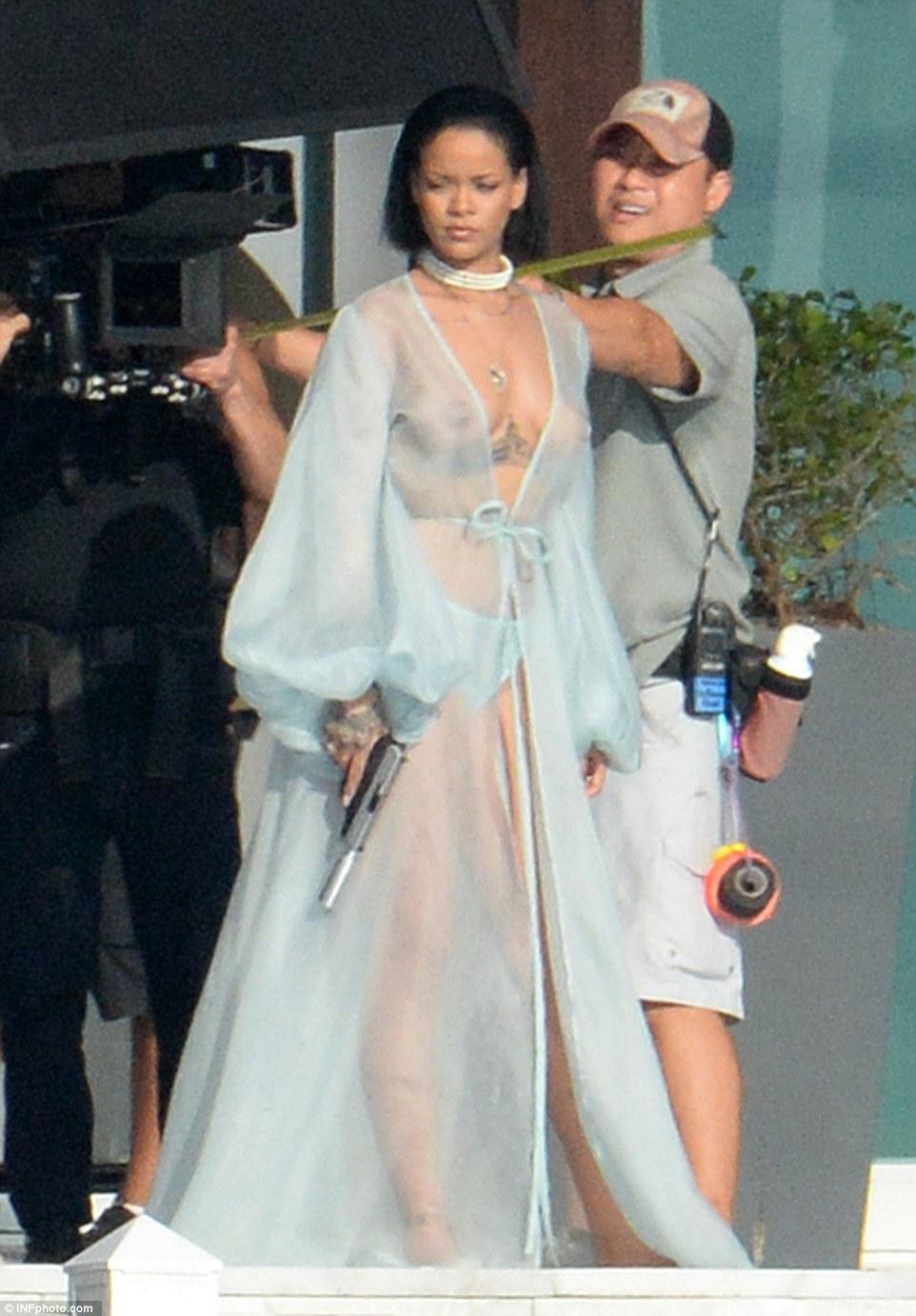 Rihanna Sexy Bikini Robe Nipple Slip Photos Leaked