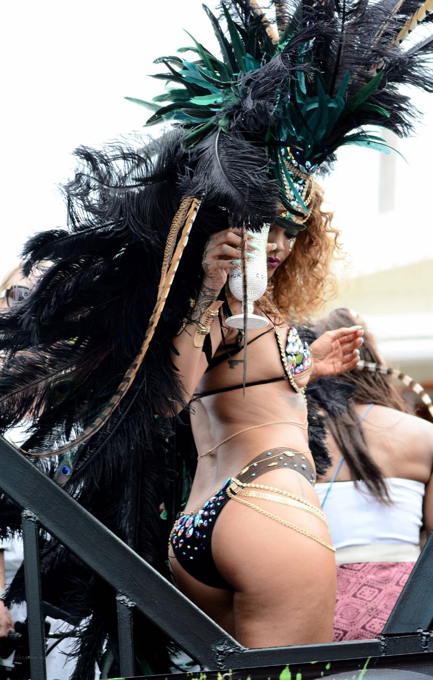 Rihanna Nip Slip Public Bikini Festival Photos Leaked