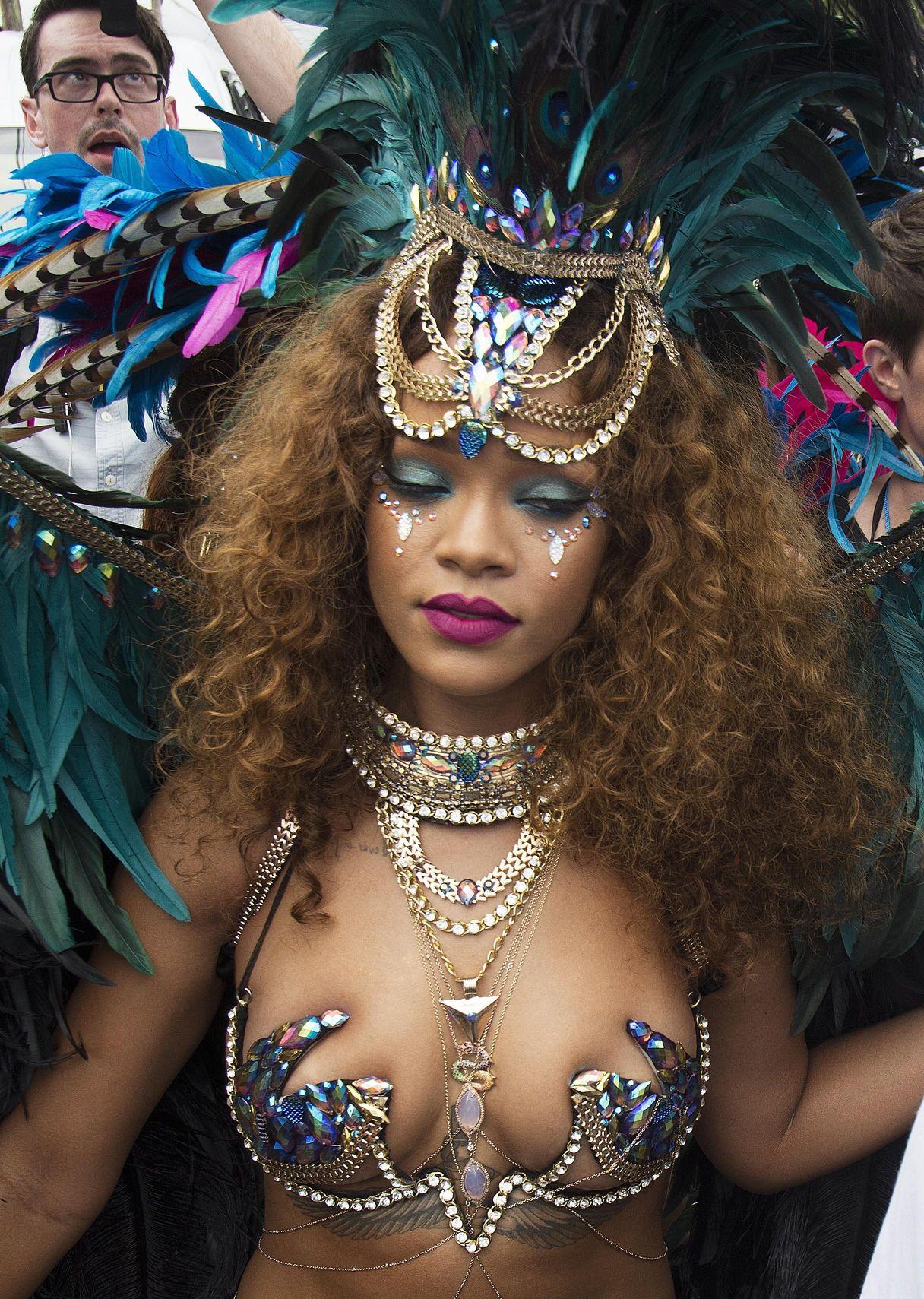 Rihanna Nip Slip Public Bikini Festival Photos Leaked