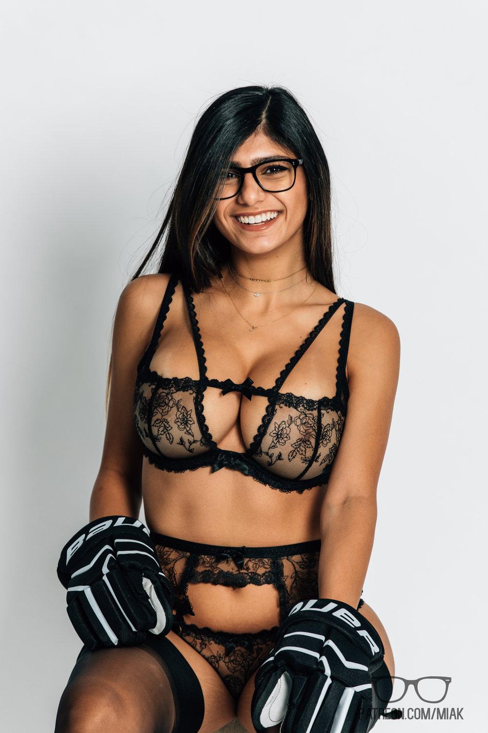 Mia Khalifa Sports Lingerie Patreon Photoshoot Leaked