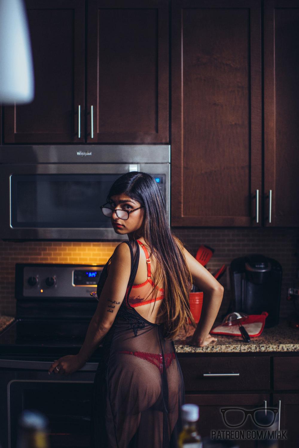 Mia Khalifa Nightgown Lingerie Patreon Leaked