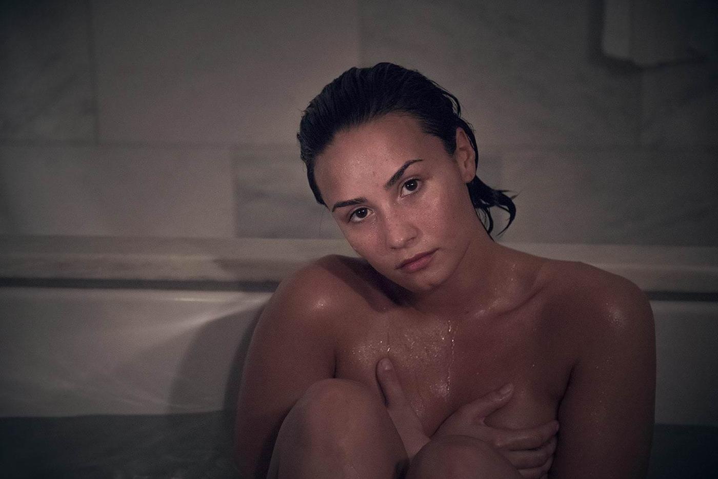 Demi Lovato Magazine Photoshoot Nudes Leaked