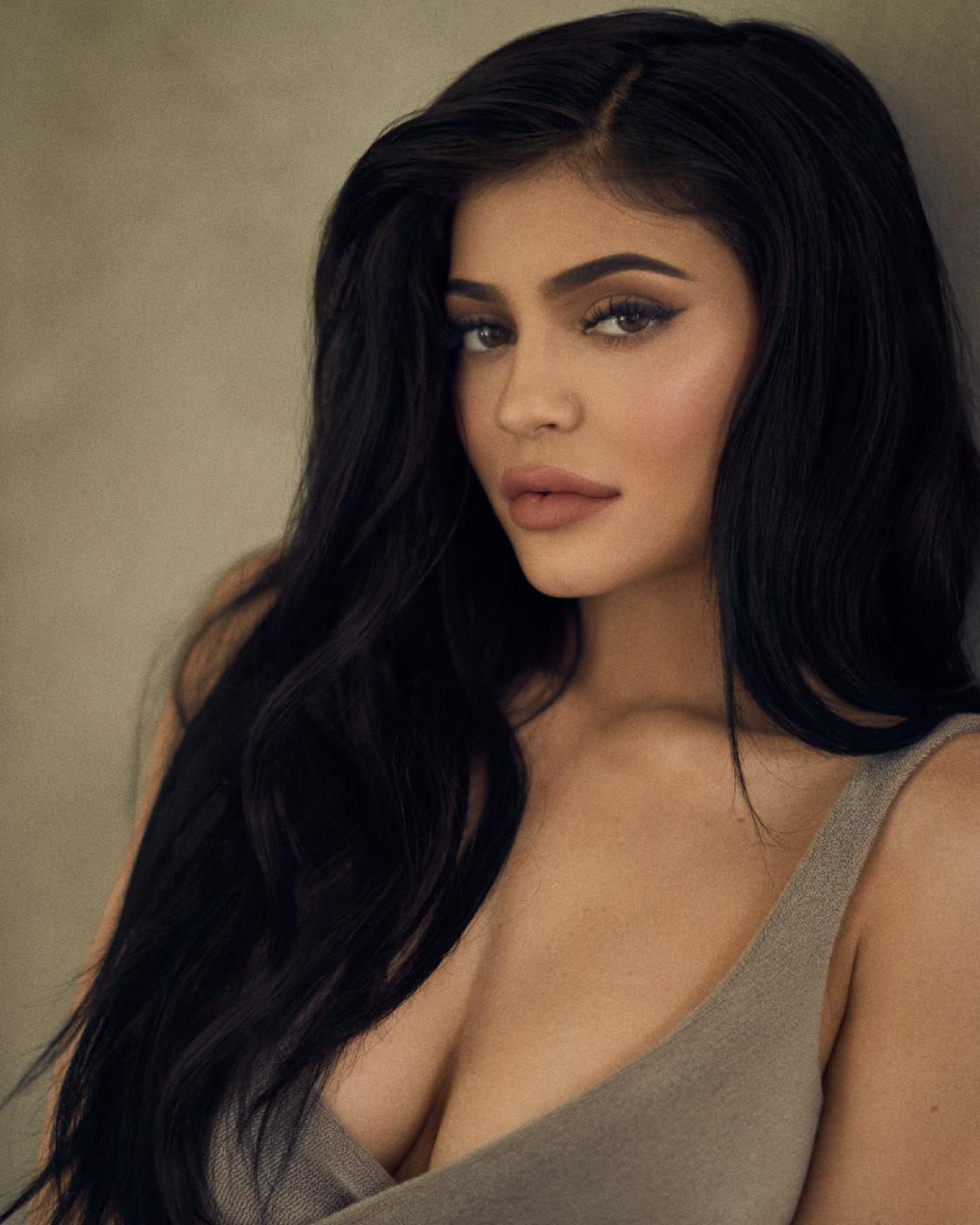 Kylie Jenner Lewd Swimsuit Photoshoot Nudes Leaked