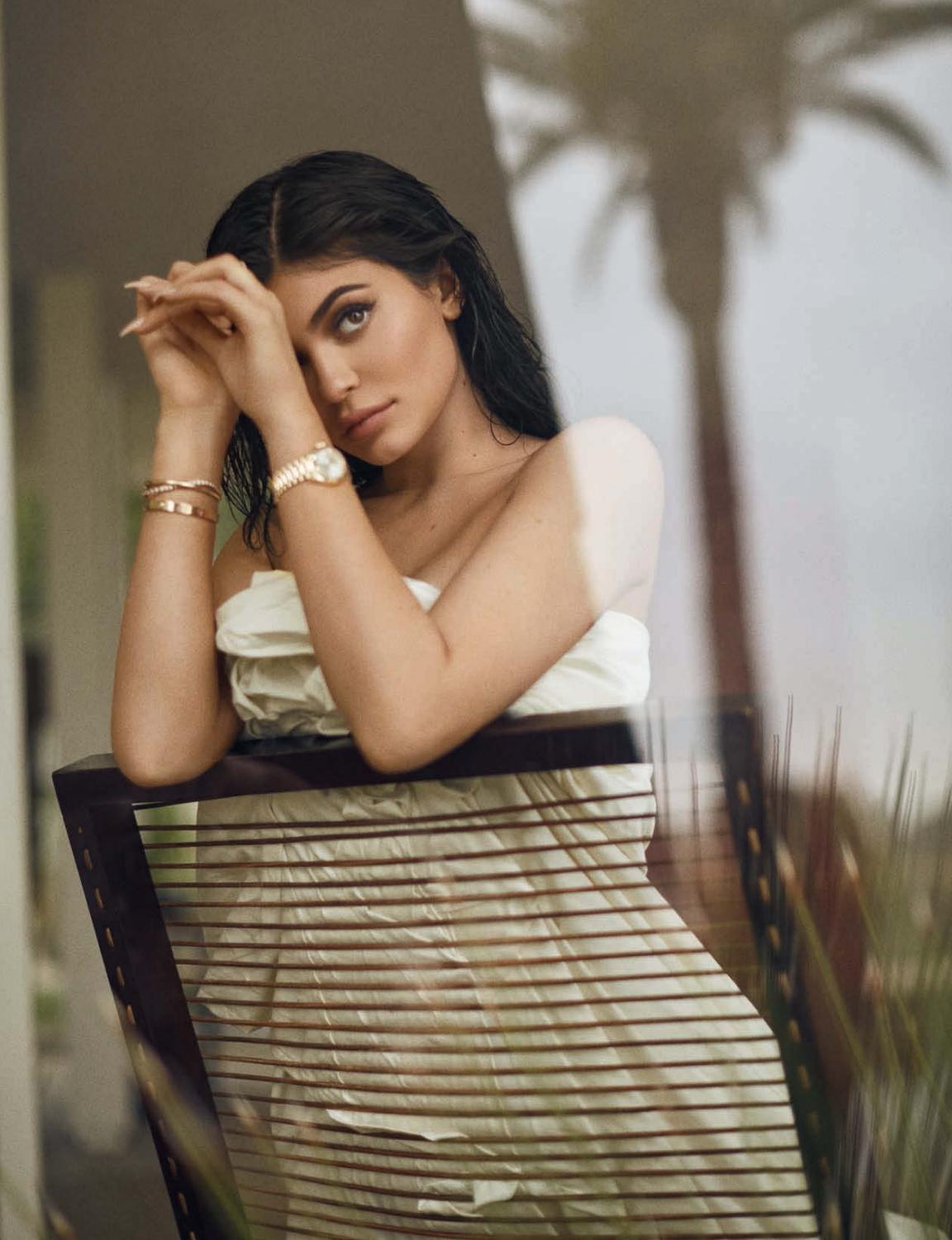 Kylie Jenner Lewd Swimsuit Photoshoot Nudes Leaked