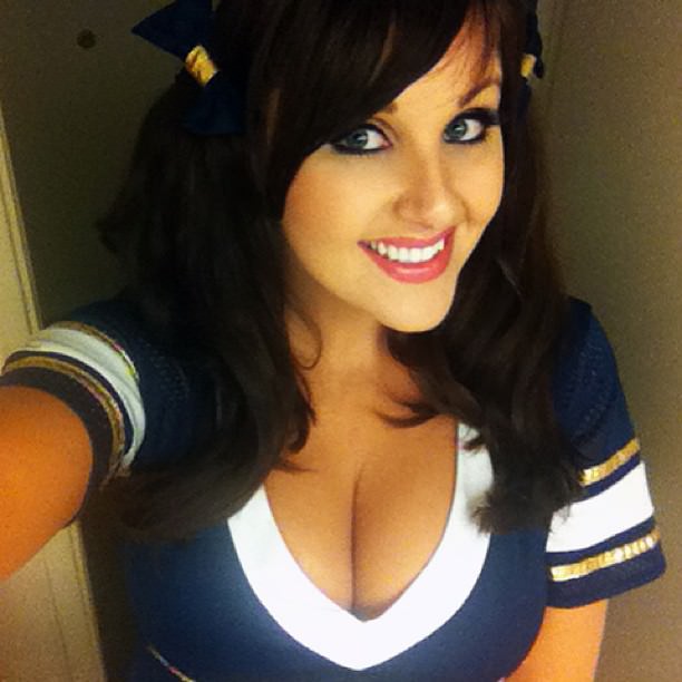 Angie Griffin Nude Supergirl Cosplay leaked!