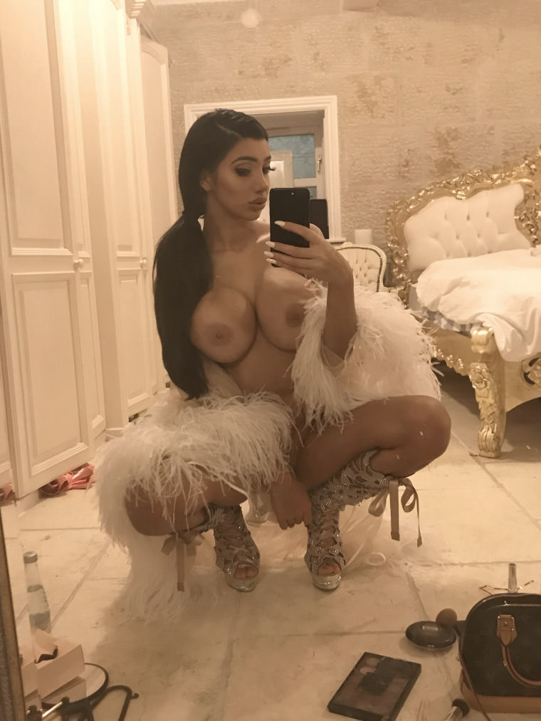 Chloe Khan Nude & Sex Tape Leaked!