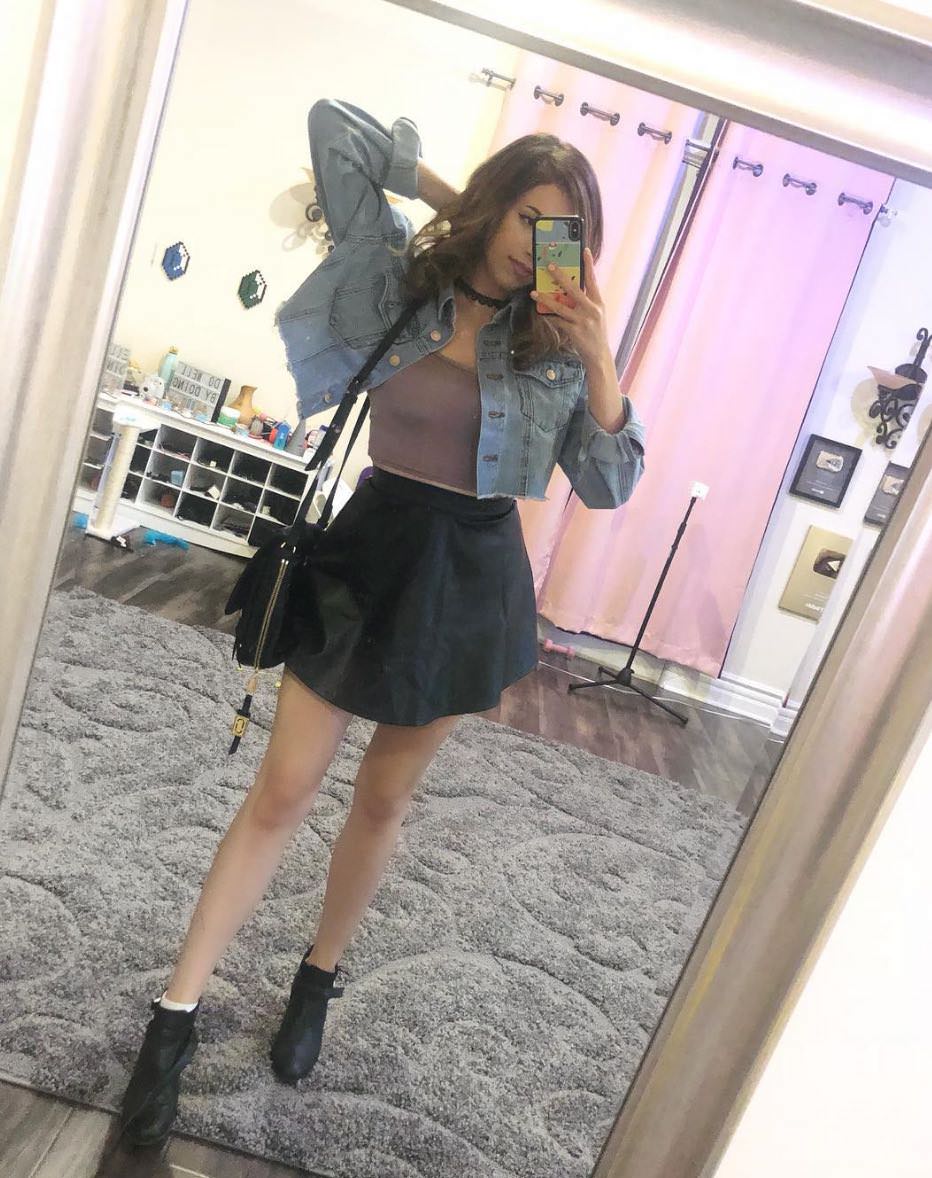 Pokimane Nude Twitch Streamer Leaked!