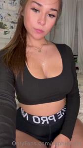 Sophieraiin Nike Pro Boobs Reveal OnlyFans Video Leaked