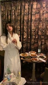 Mia Khalifa Topless Hotel Dinner OnlyFans Video Leaked