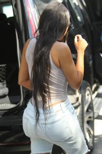 Kim Kardashian Nipple Pokies Candid Outdoor Set Leaked