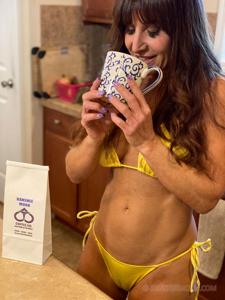 Banshee Moon Onlyfans Bikini Coffee Nude Set Leaked